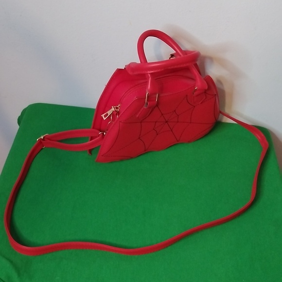 Red Spider Web Purse - Picture 4 of 8